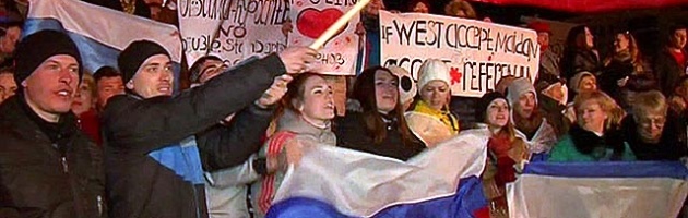 Более половины жителей России считают, что от Путина скрывают правду